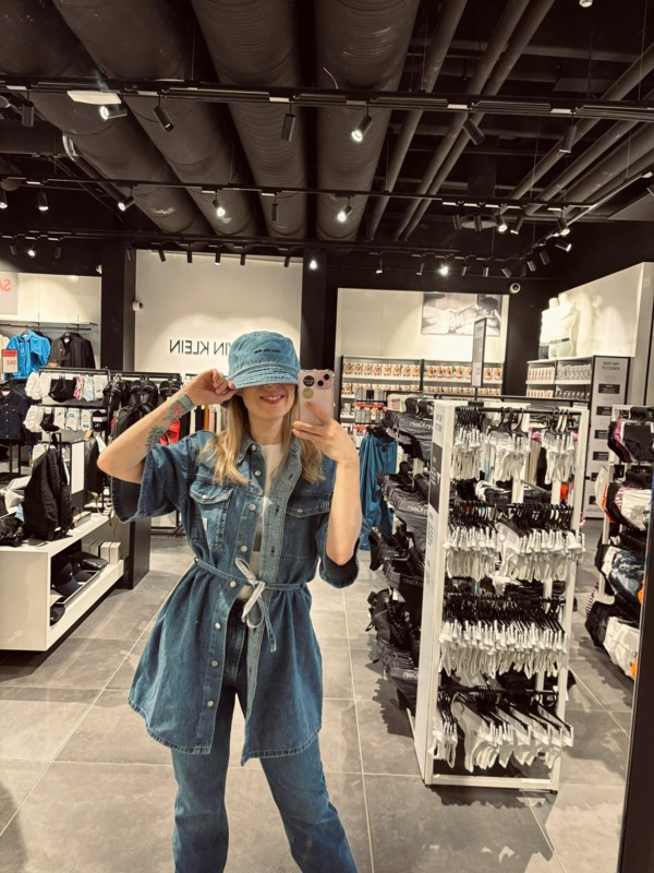 Calvin Kleinin ylä- ja alaosissa riittää vaihtoehtoja denimin rakastajalle. Calvin Kleinin ylä- ja alaosissa riittää vaihtoehtoja denimin rakastajalle.
