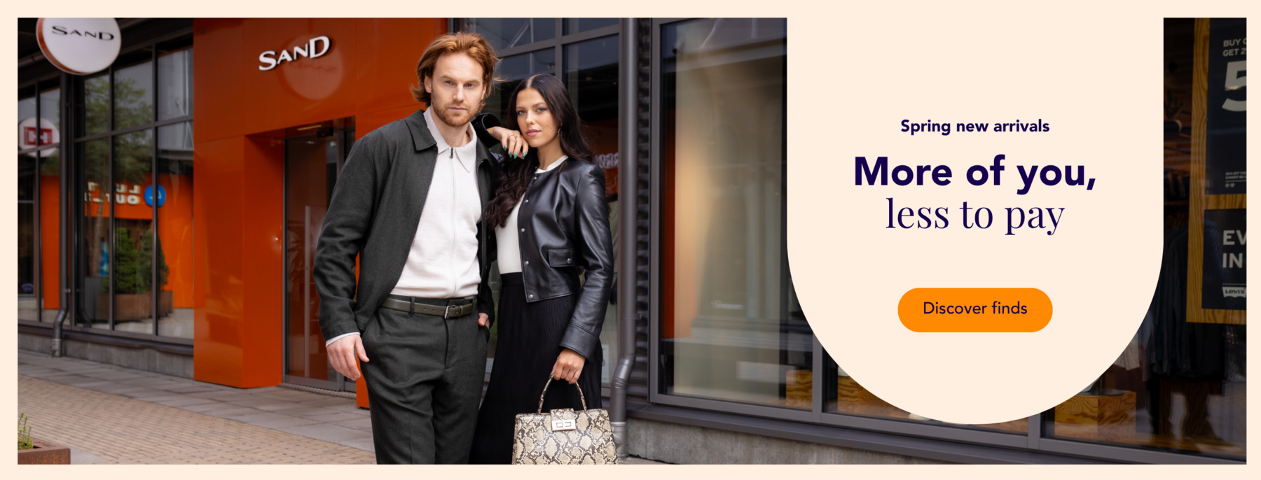 Woman and man enjoying a day at Helsinki Outlet