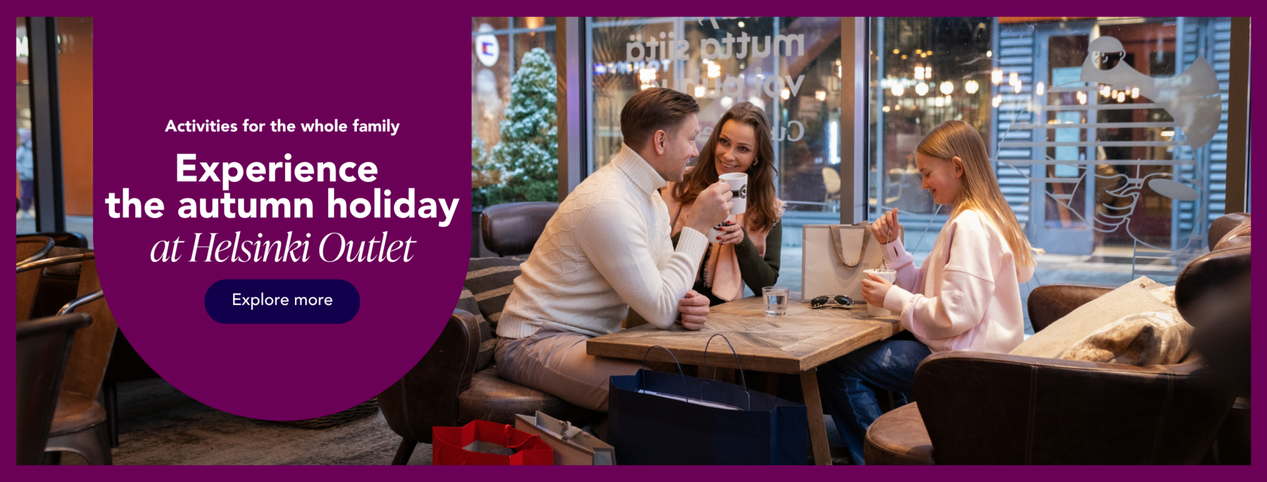 A family enjoying a break at Espresso House while shopping at Helsinki Outlet