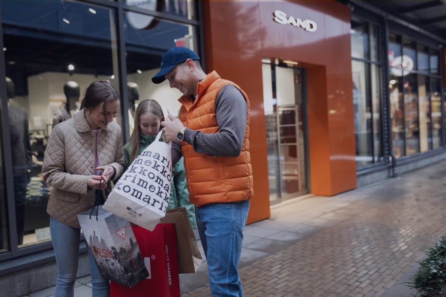 Late Night Shopping in the village LNS